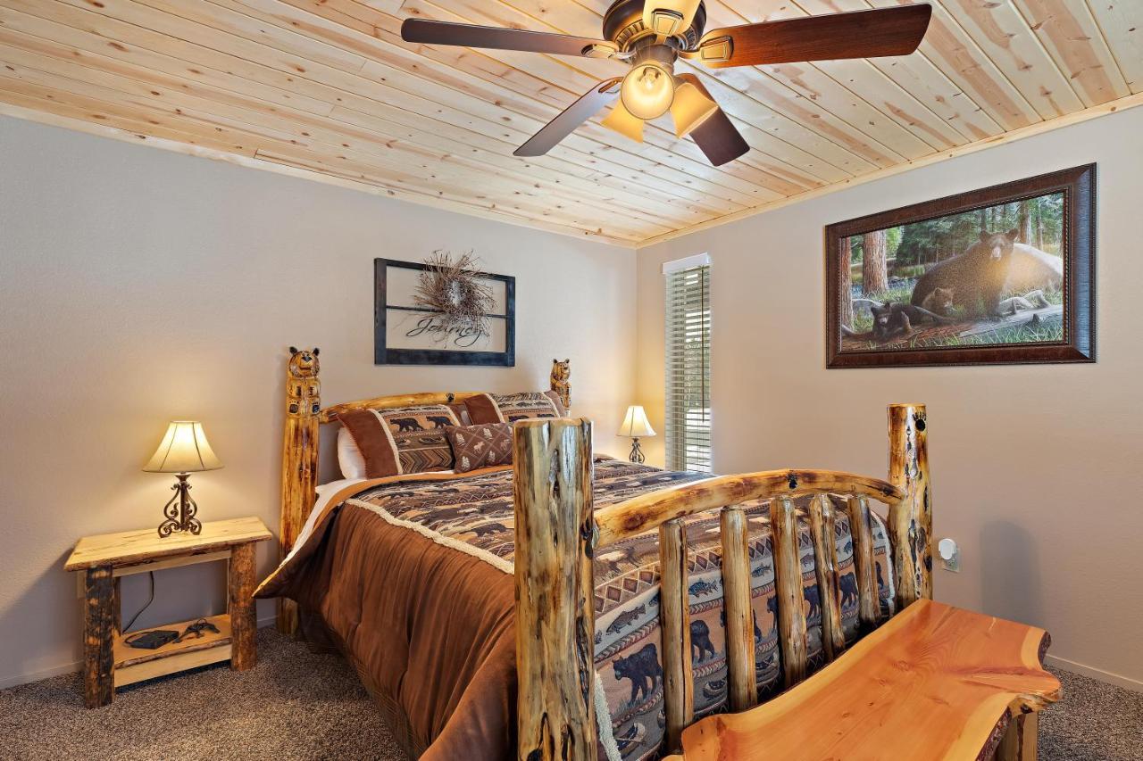 Huckleberry Hollow By Kabino Hot Tub Firepit Ps2 Satellite Grill Wifi Golf Course Island Park Exteriér fotografie